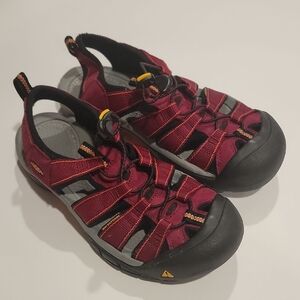 Keen Athletic Sandals - Burgundy and Black